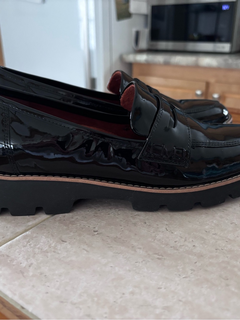 NWOB Vionic Cheryl Black Patent Leather Lug Sole Loafers Size 9 - Picture 9 of 12